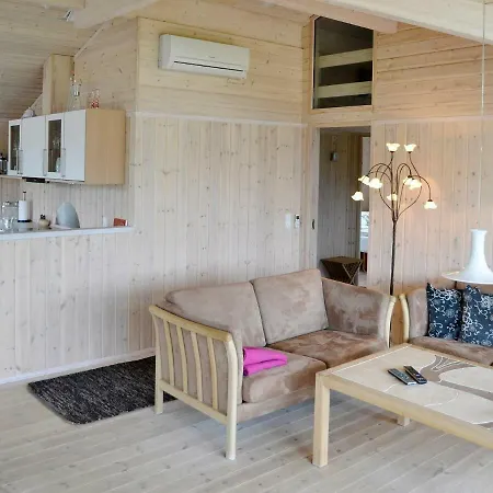 Three-bedroom Holiday In Juelsminde 10 *